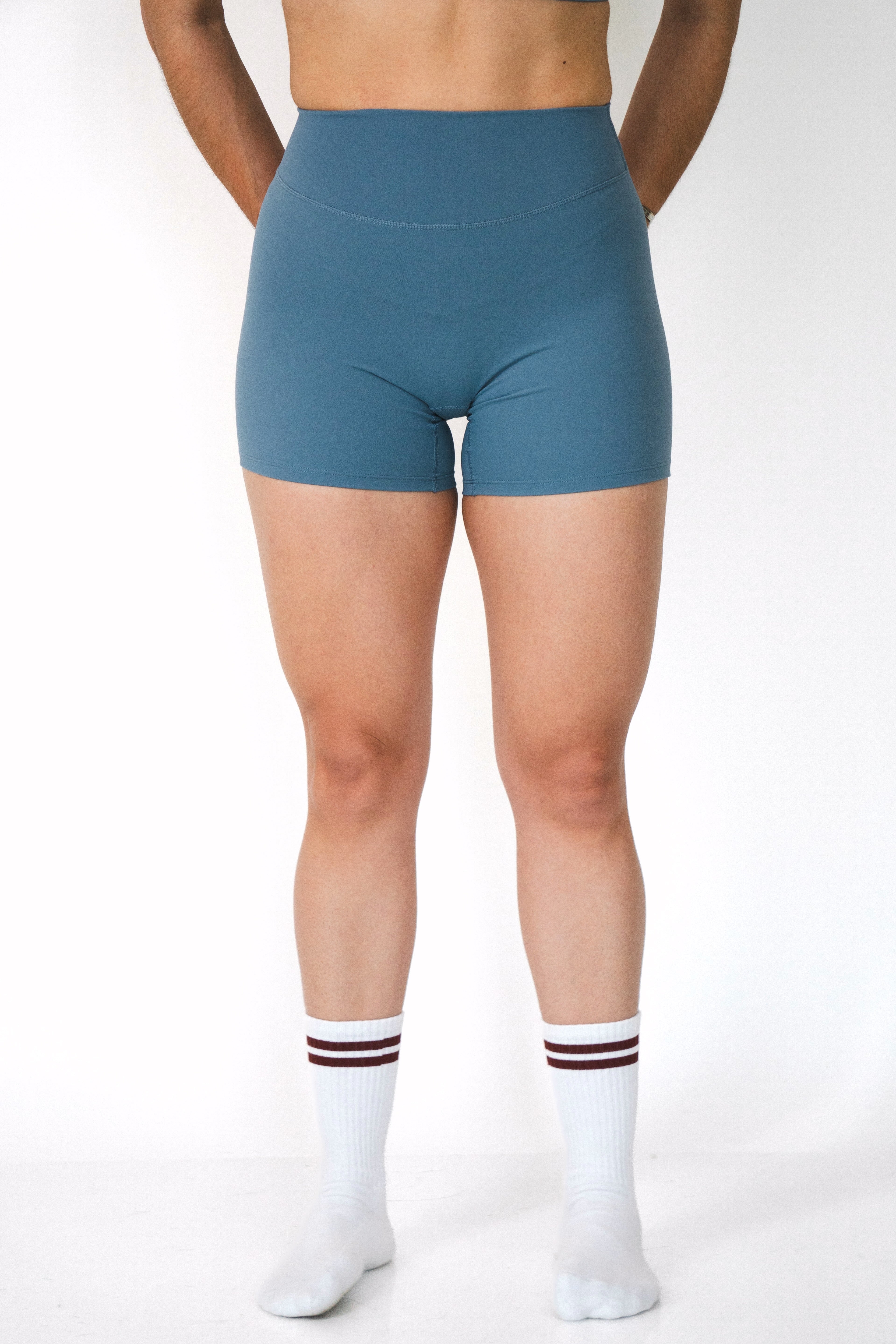 Essence Soft Sculpt Short